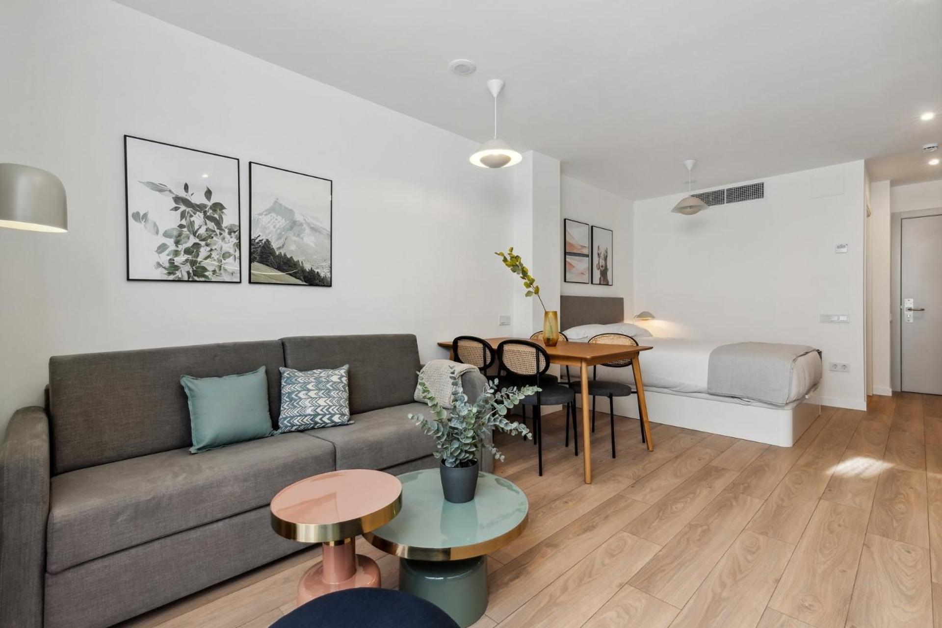 Limehome Valencia Carrer Del Pare Palau I Quer Kültér fotó