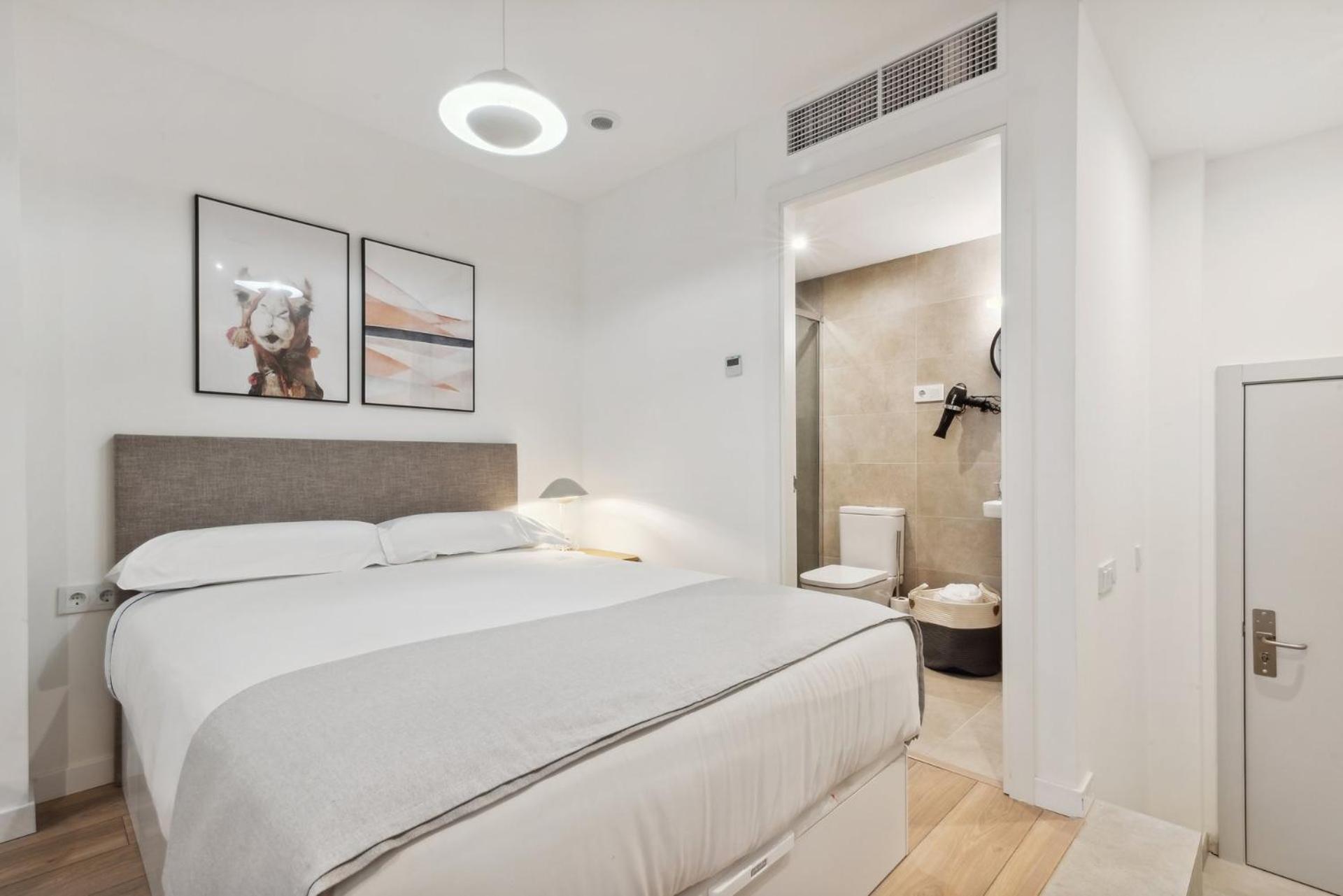 Limehome Valencia Carrer Del Pare Palau I Quer Kültér fotó