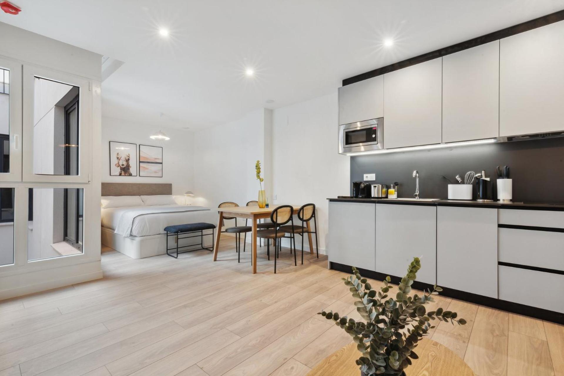Limehome Valencia Carrer Del Pare Palau I Quer Kültér fotó