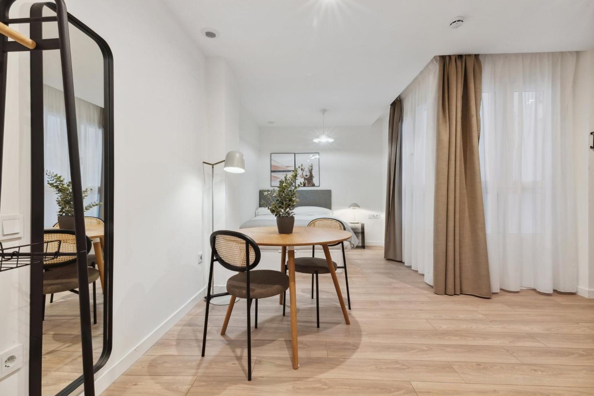 Limehome Valencia Carrer Del Pare Palau I Quer Kültér fotó
