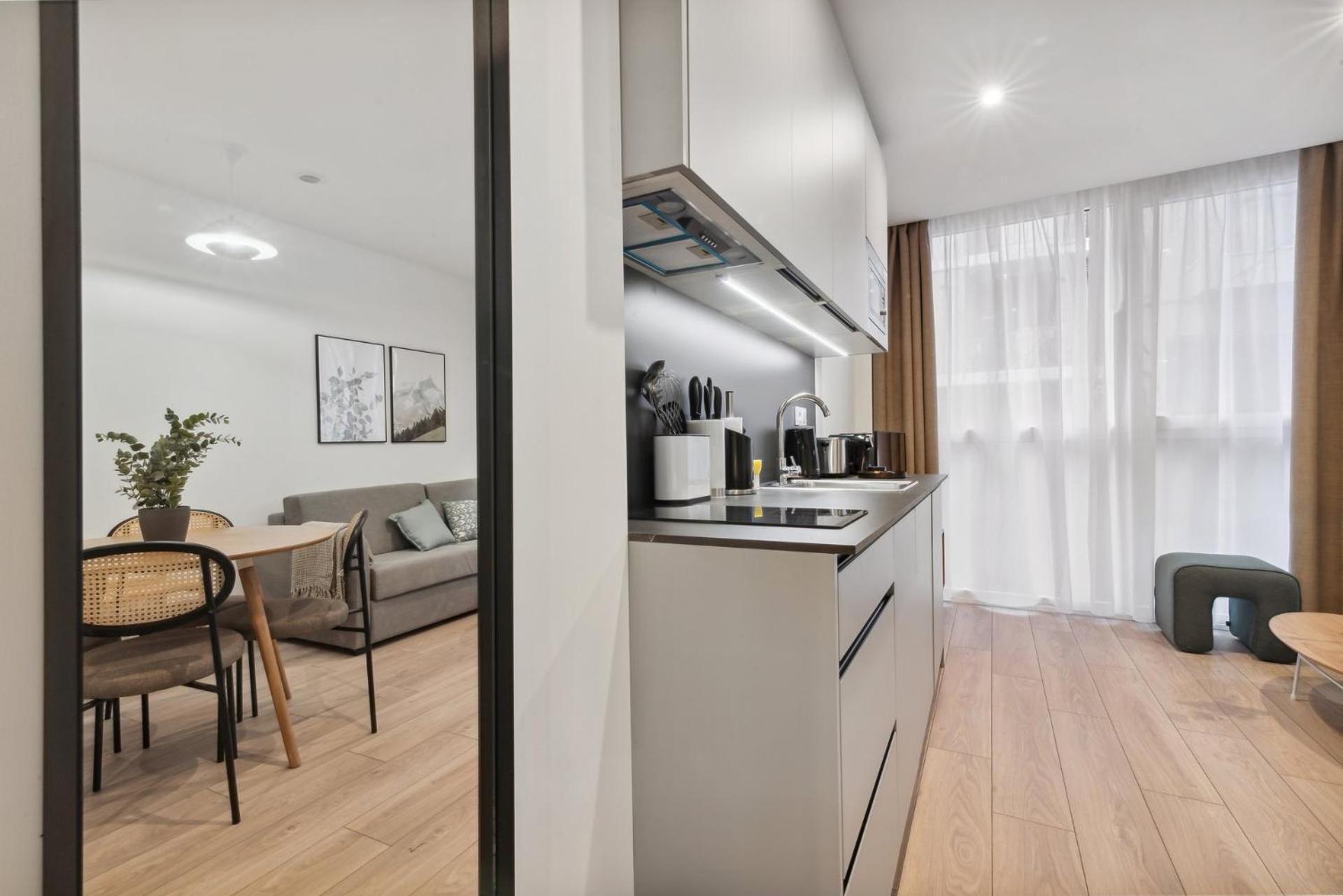 Limehome Valencia Carrer Del Pare Palau I Quer Szoba fotó