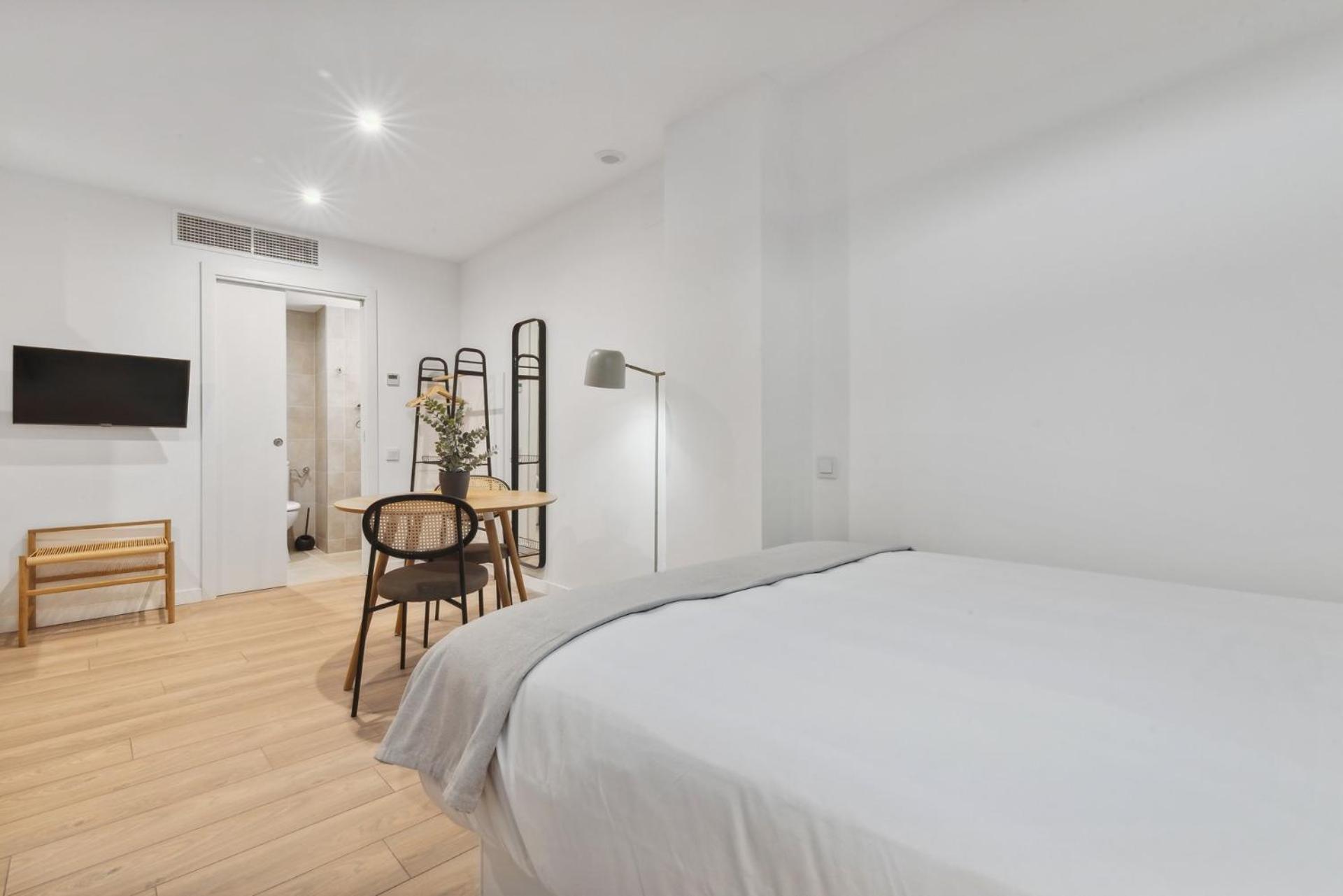 Limehome Valencia Carrer Del Pare Palau I Quer Szoba fotó