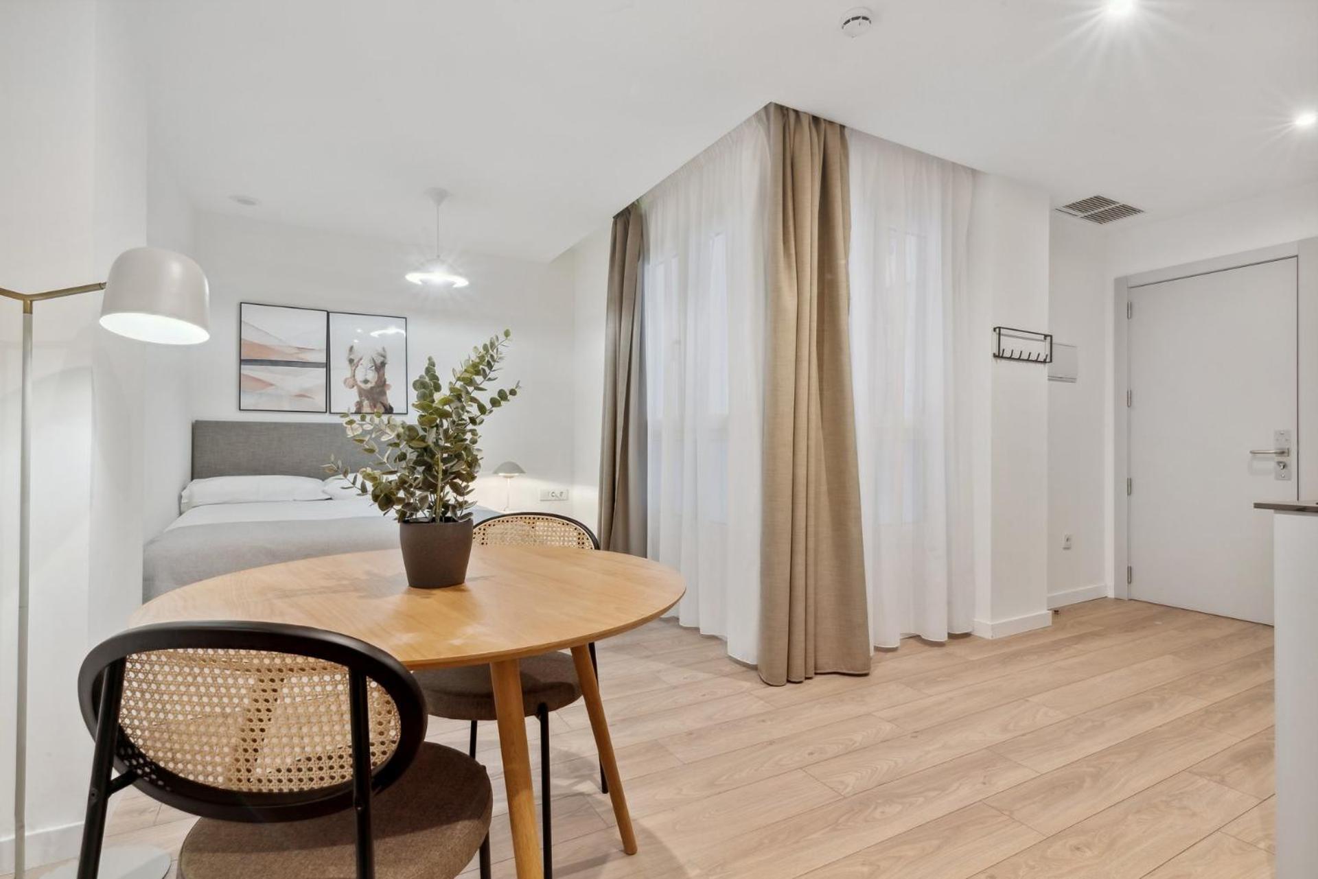 Limehome Valencia Carrer Del Pare Palau I Quer Szoba fotó